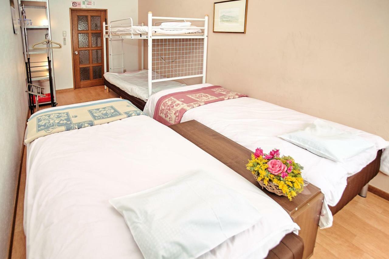 Karimpani Niseko Fujiyama Hostel Room photo