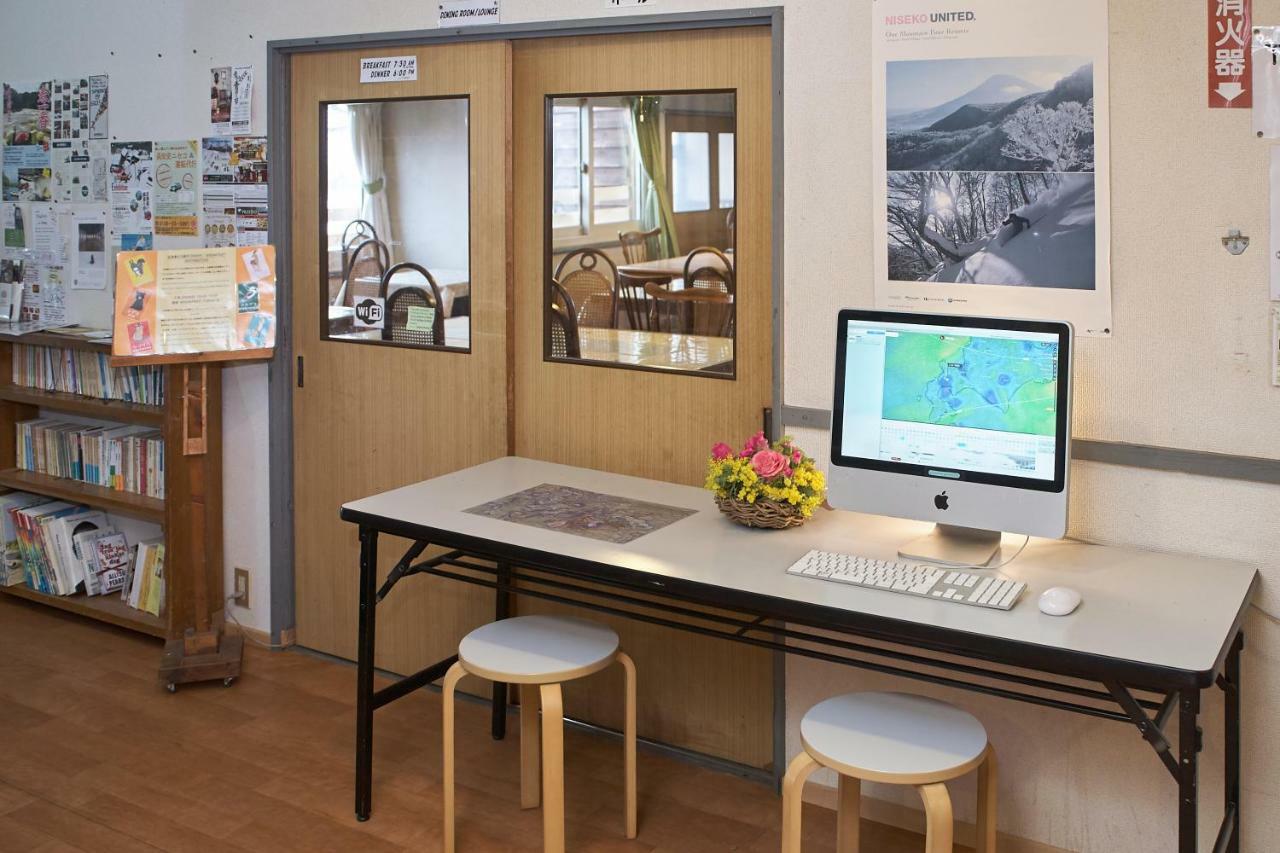 Karimpani Niseko Fujiyama Hostel Exterior photo